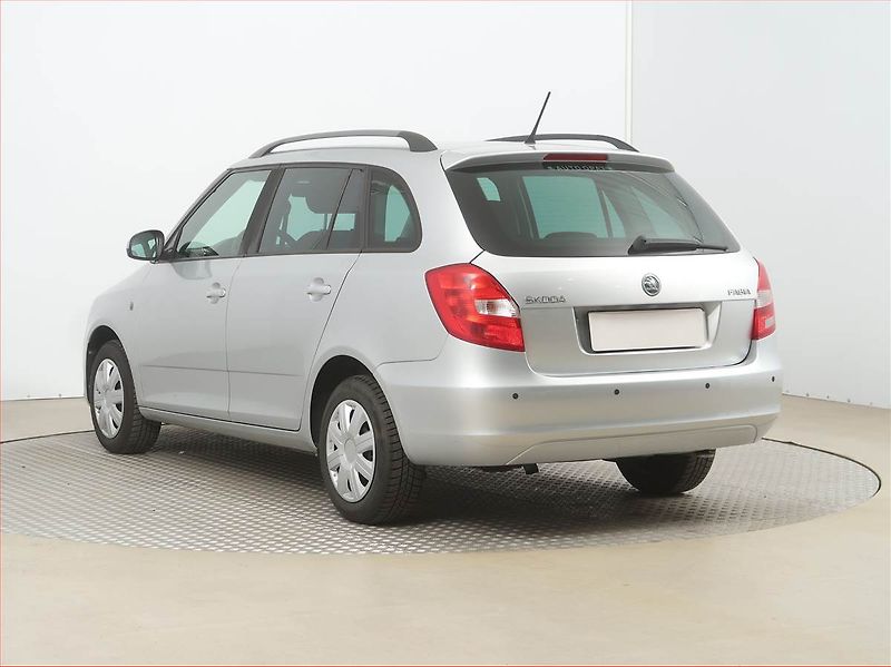 Škoda Fabia (2014) Ambiente 1.2 TSI, Serv.kniha - fotka 4 z 14