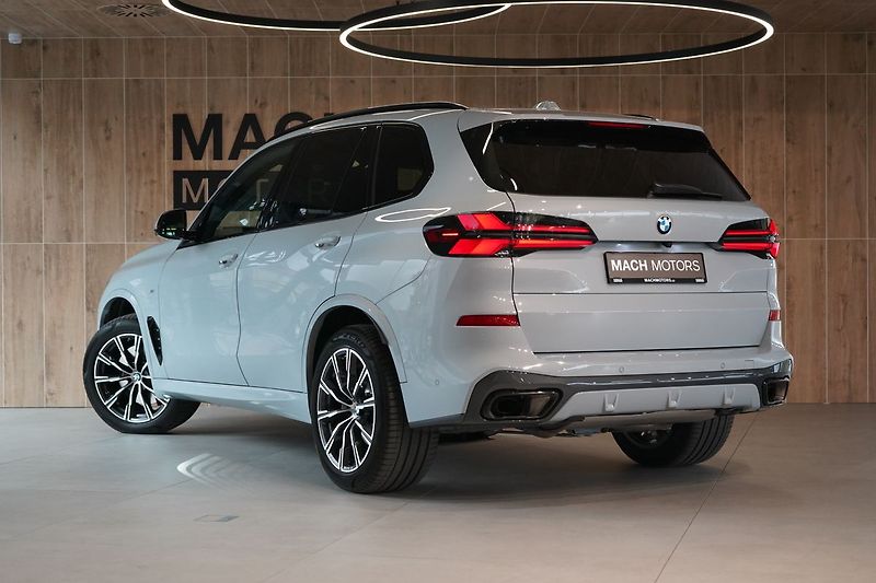 BMW X5 30d xDrive, M-Paket PRO, Tažné - fotka 11 z 43