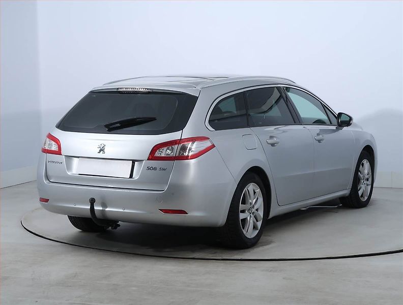 Peugeot 508 (2014) 2.0 HDi, Automat, Navi, Xenony - fotka 5 z 22