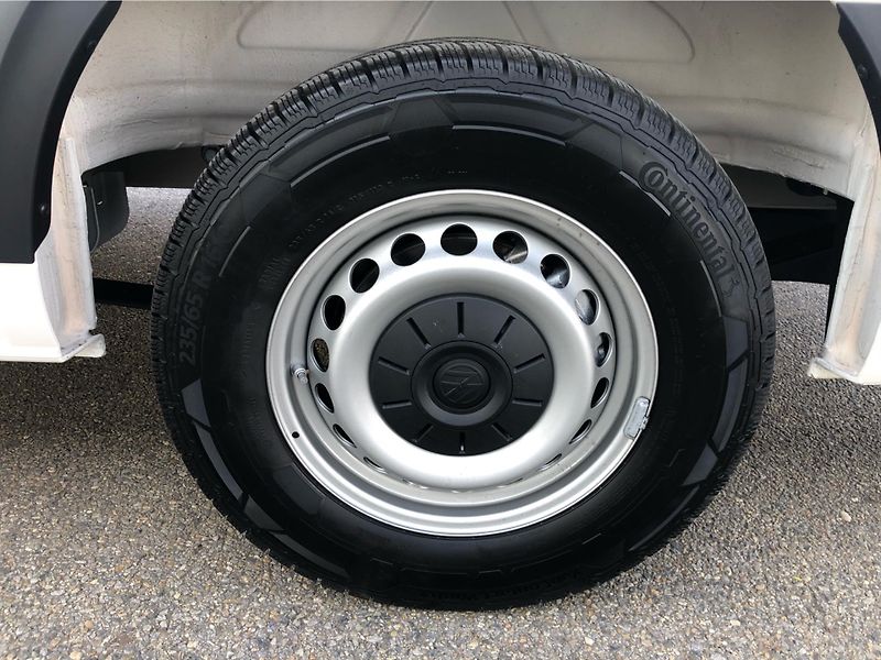Volkswagen Crafter 2,0 TDI - fotka 16 z 30