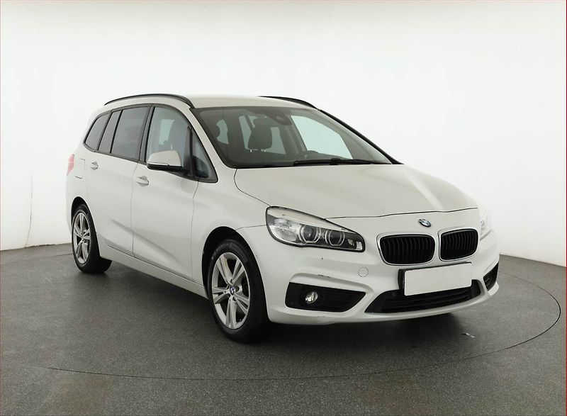 BMW Řada 2 (2019) 218d Gran Tourer, Serv.kniha - fotografie inzerátu