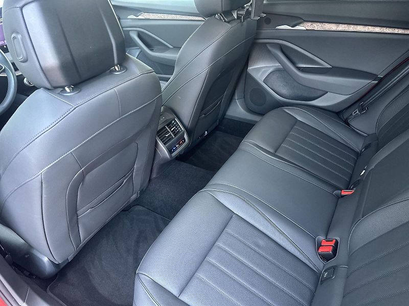 Škoda Superb (2025) Combi 1.5 TSI iV DSG L&K - fotka 9 z 43