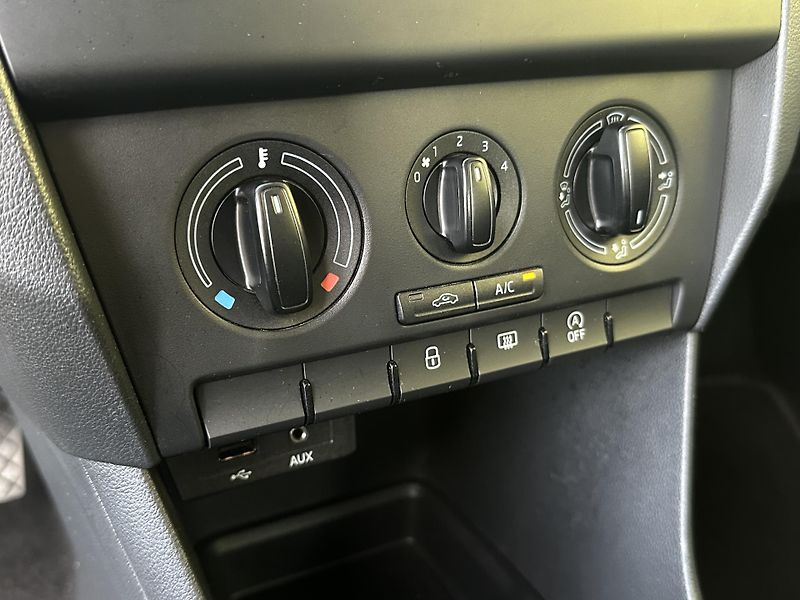 Škoda Rapid (2015) SPACEBACK 1.2TSI/66kW ACTIVE  - fotka 14 z 30