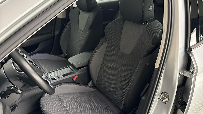 Škoda Octavia 2.0 TDI Ambition Combi - fotka 15 z 24