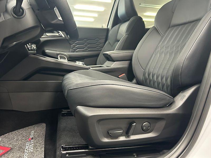Mitsubishi Outlander (2025) 2.4 PHEV Instyle | 8 let | Nov - fotka 16 z 67