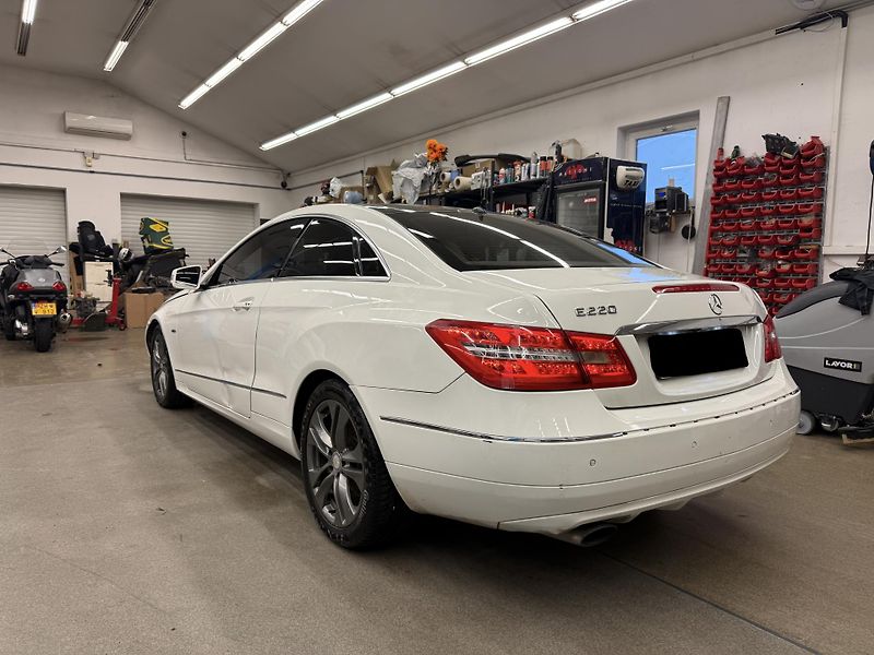 Mercedes-Benz Třídy E  220 CDI  - fotka 4 z 18