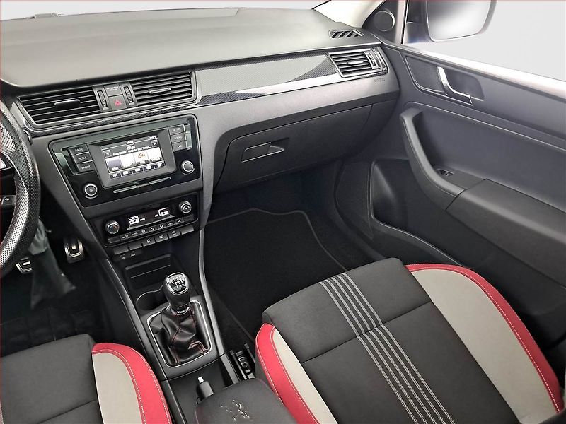 Škoda Rapid (2015) Spaceback 1.2 TSI - fotka 8 z 17