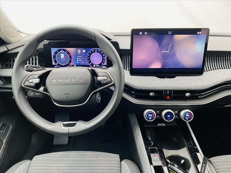 Škoda Superb 2,0 TDI 110kW DSG Selection - fotka 10 z 29