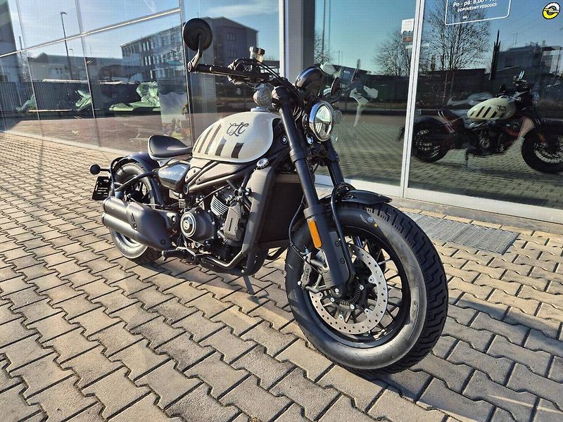 CFMOTO (2026) 450 CL-C BOBBER - AKČNÍ CENA - fotka 18 z 32