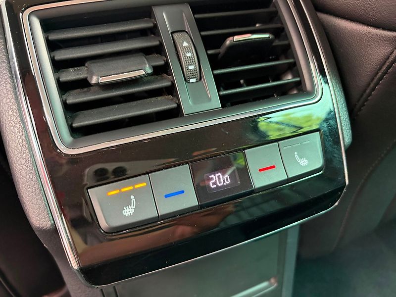 Škoda Superb 2.0 TDI L&K DSG 4x4, ČR, ACC - fotka 16 z 34