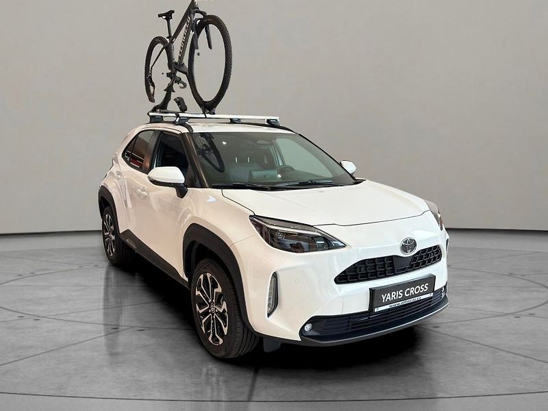 Toyota Yaris (2024) Style      Cross MC24 - - fotka 8 z 12