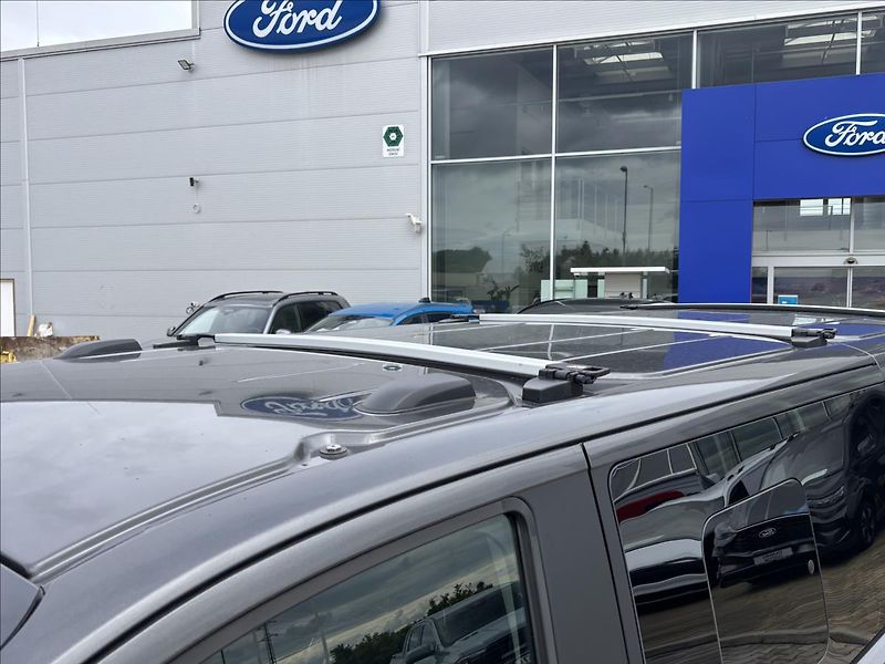 Ford Tourneo Custom 2,0 EcoBlue 125kW TitaniumX L2 - fotka 11 z 35