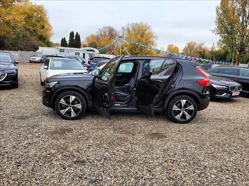 Volvo XC40 0,0 twin plus 300kw 78kWH 4x4 - fotka 17 z 49