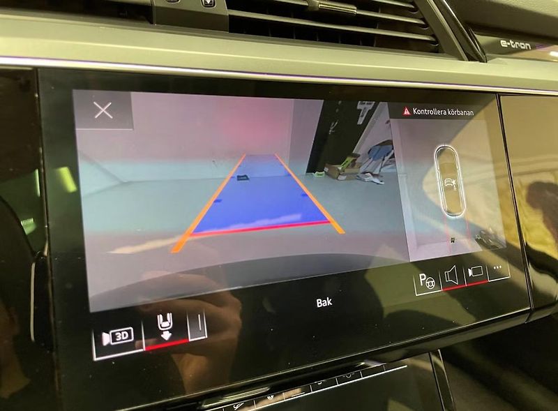 Audi Q8 e-tron 55 Q 360kam Pano Matrix Tažné - fotka 16 z 23