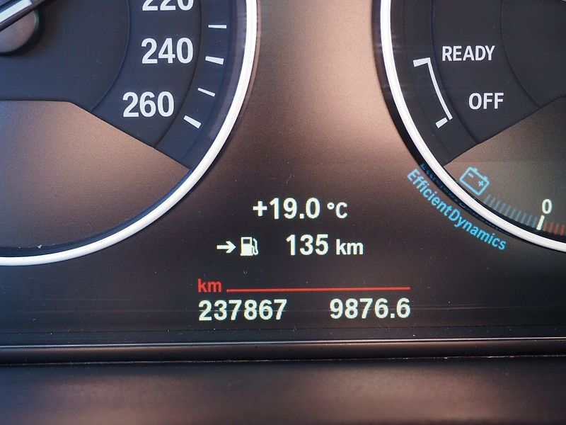 BMW Řada 3 (2016) 320D xDrive, A/T - fotka 28 z 38