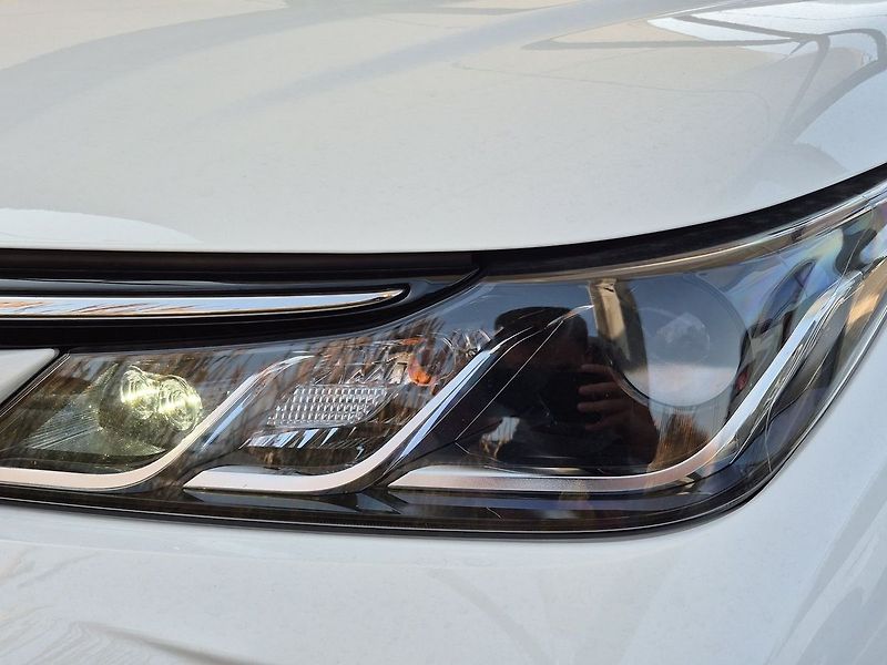 Toyota Corolla Comfort  1,5 92 kW SD - fotka 24 z 24