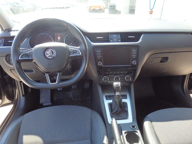 Škoda Octavia 2.0 TDI 110 kW NAVIGACE - fotka 11 z 18