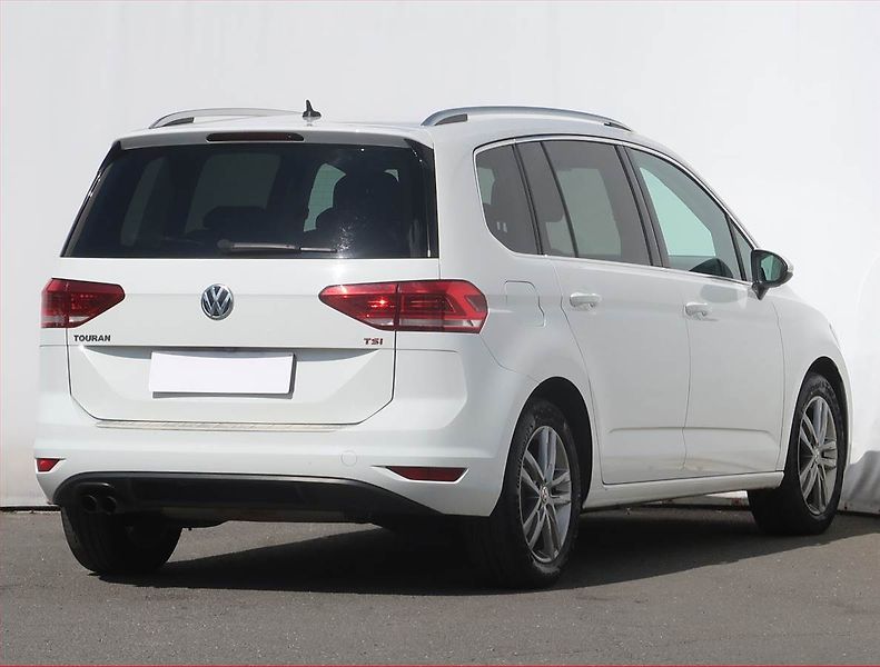 Volkswagen Touran (2017) Highline 1.8 TSI, Automat - fotka 5 z 22