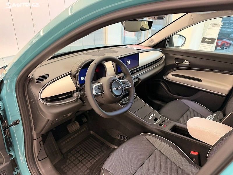 Fiat 600 (2026) La Prima 1.2 Turbo Hybrid 145k - fotka 7 z 16