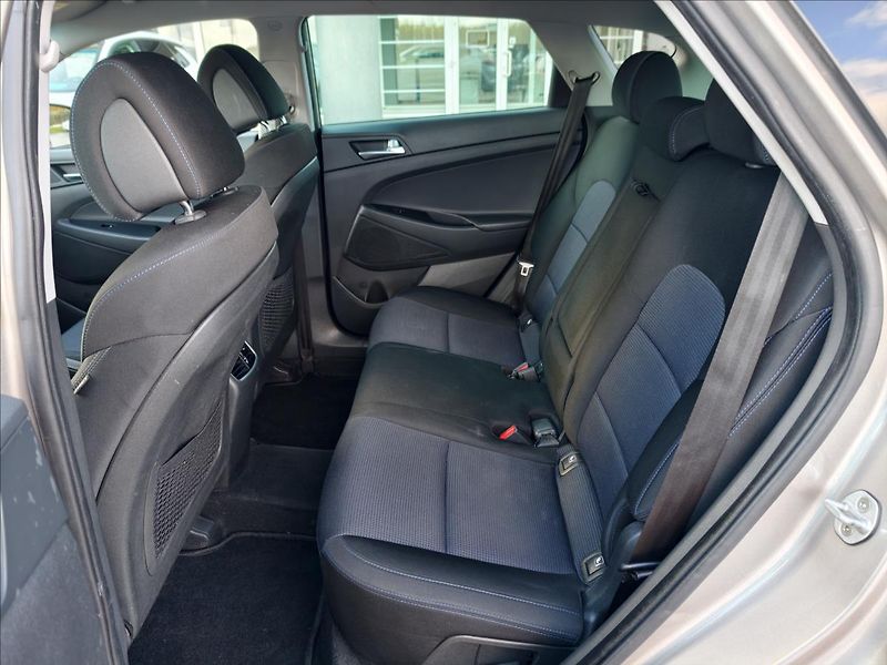 Hyundai Tucson 1,7 CRDi Welcome Style - fotka 21 z 23