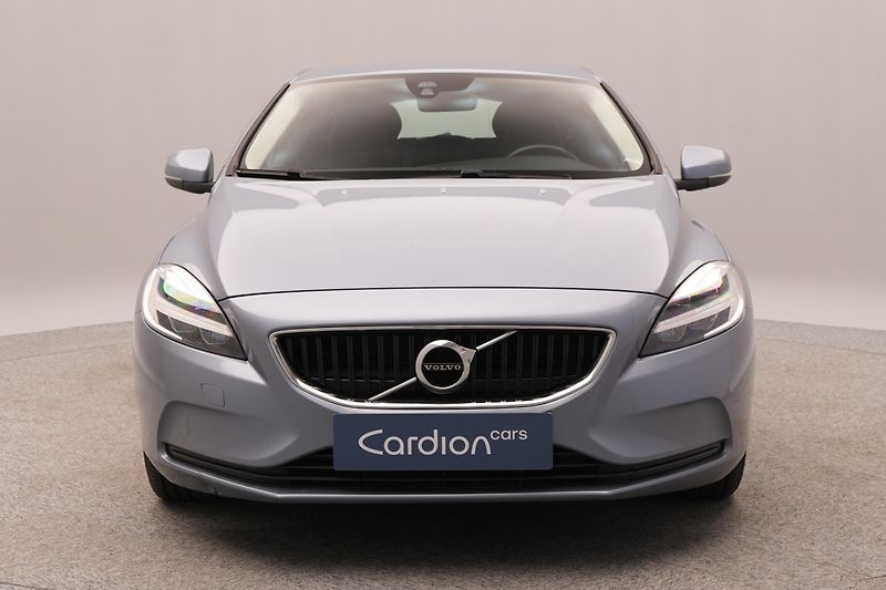 Volvo V40 T2 MOMENTUM AUT  - fotka 15 z 41