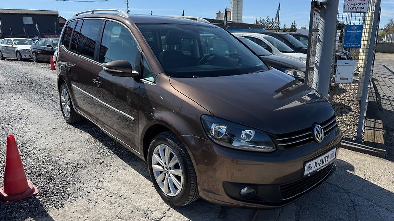 Volkswagen Touran (2011) 1.6TDi 77kW REZERVOVANO - fotka 3 z 23