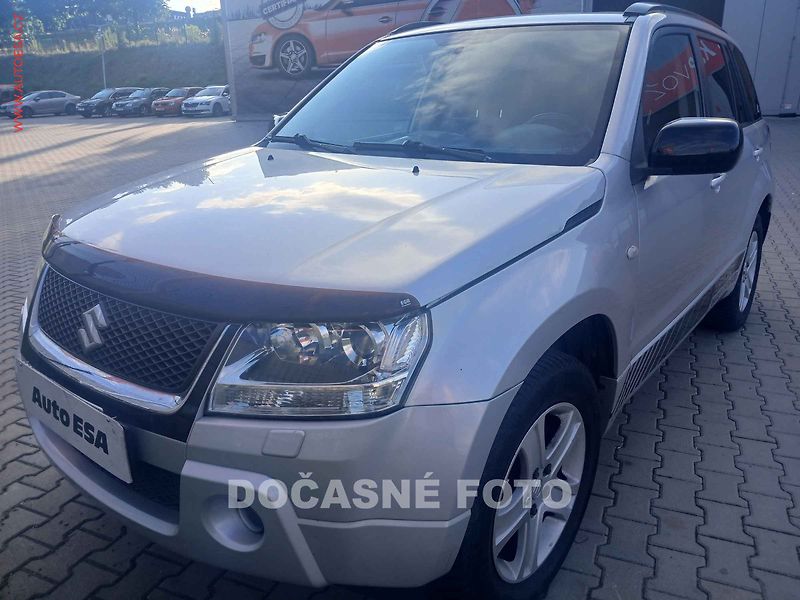 Suzuki Grand Vitara (2007) 2.0i 4x4, kůže, AC - fotka 1 z 3