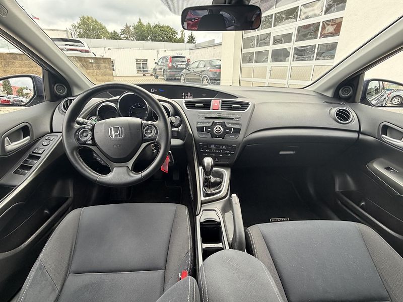 Honda Civic 1.6 i-DTEC Sport Tourer - fotka 9 z 19