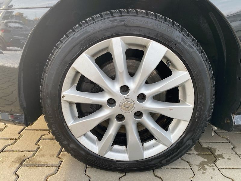 Renault Latitude (2012) 3.0dci V6, Initiale Paris - fotka 9 z 17