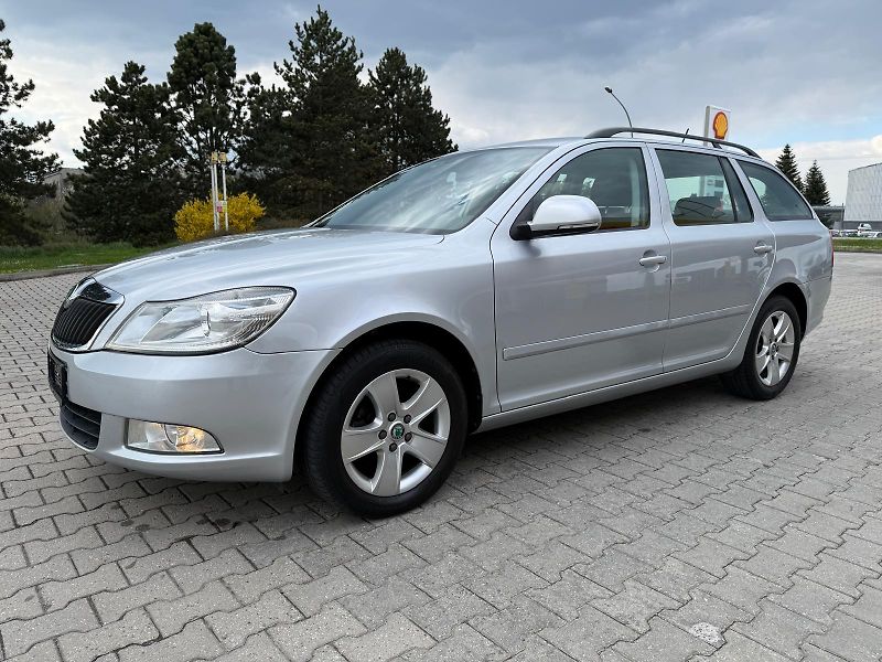Škoda Octavia 1,6 TDI AMB bez koroze - fotka 2 z 12