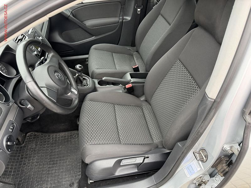 Volkswagen Golf (2009) 1.6TDI, STK11/27 - fotka 9 z 14