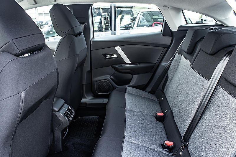 Citroën C4 (2026) 1,2 YOU Hybrid 110k Automat - fotka 17 z 17