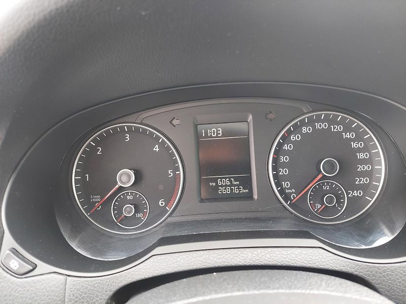 Volkswagen Sharan (2012) 2.0TDi 103kW 7míst - fotka 12 z 37