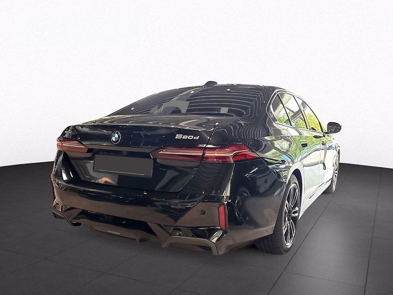 BMW Řada 5 520d xDrive M-Sport ACC H/K - fotka 4 z 12