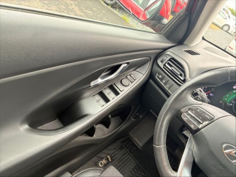 Hyundai i30 1,5 T-GDI M.Hybrid Style AT - fotka 10 z 10