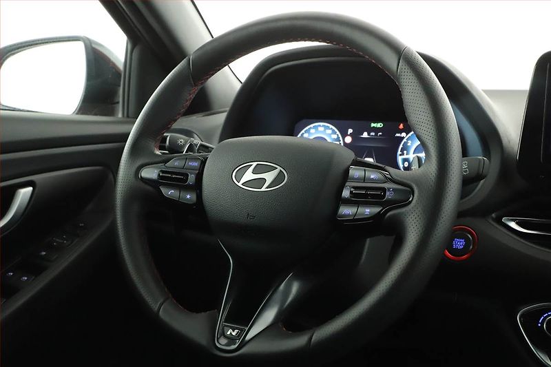 Hyundai i30 (2025) 1.5 T-GDI MHEV 48V, N- Line - fotka 18 z 21