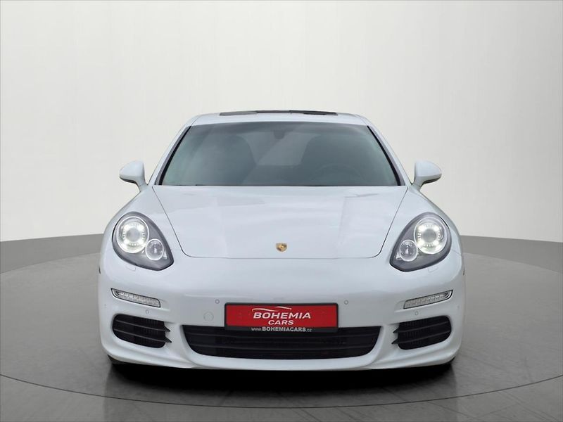 Porsche Panamera 3,0 309 KW Sport Chrono DPH - fotka 2 z 25