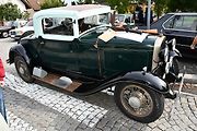 Na tradiční Lidický okruh dorazily desítky historických automobilů a motocyklů, které obdivovali návštěvníci z Kladna i širokého okolí.