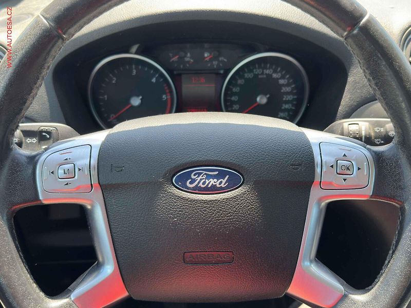 Ford S-MAX (2006) 2.0TDCi, AC, park.čidla - fotka 11 z 16