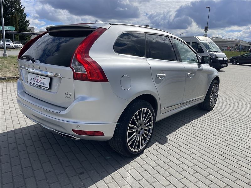 Volvo XC60 2,4 D4 Summum AWD Geartr GPS P - fotka 4 z 32