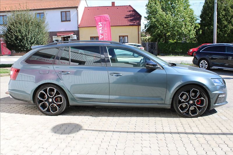 Škoda Octavia 2,0 TSI 180kW RS 1.majitel - fotka 3 z 4