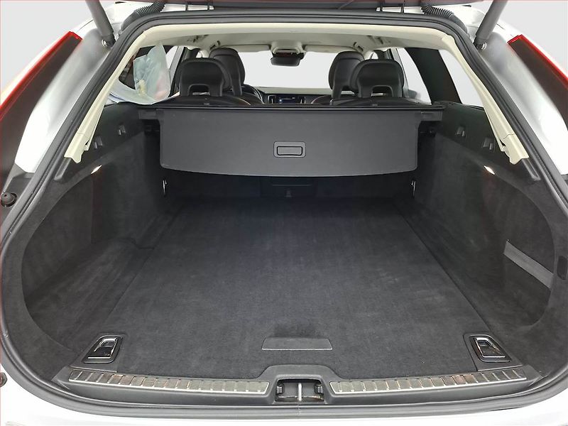 Volvo V90 (2017) Cross Country - fotka 14 z 23