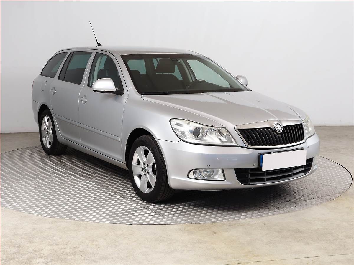 Škoda Octavia Elegance 2.0 TDI, Serv.kniha
