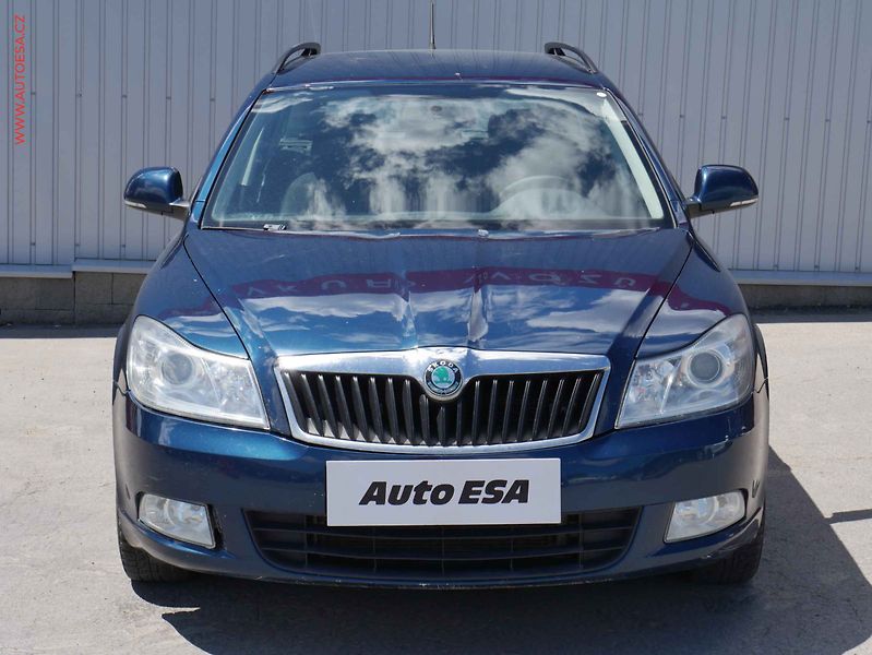 Škoda Octavia (2012) 1.6TDi, ČR, Ambition - fotka 2 z 16