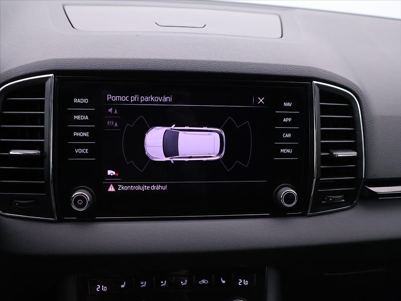 Škoda Karoq 2,0 TDI 110kW DSG 4x4 Style DP - fotka 24 z 34