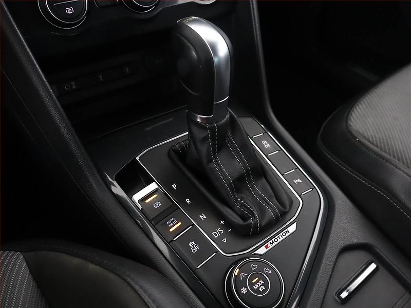 Volkswagen Tiguan (2017) R-Line 2.0 TDI, 4X4, Automat - fotka 11 z 18
