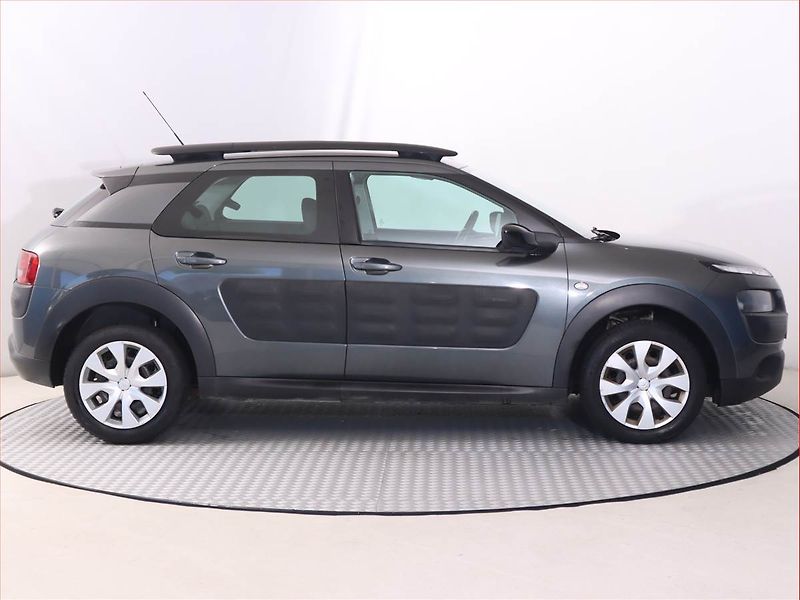 Citroën C4 Cactus (2018) 1.2 PureTech, Serv.kniha - fotka 6 z 18
