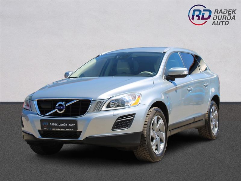 Volvo XC60 2,4 D4  ČR,A/T,4x4,OCEAN RACE - fotka 1 z 31