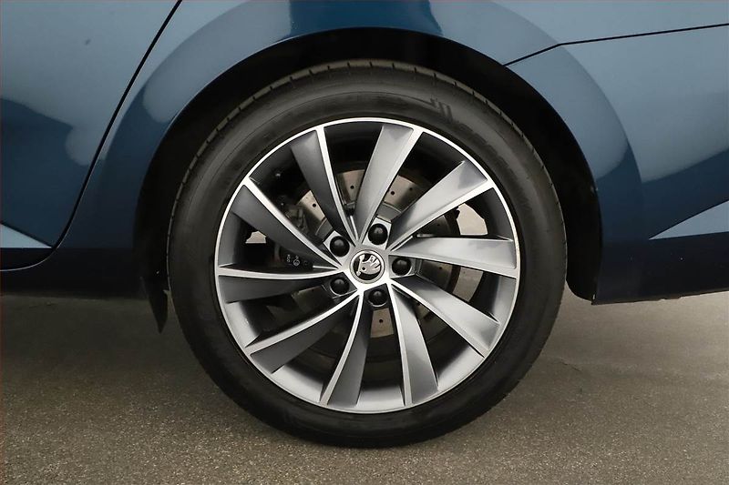 Škoda Superb (2016) 2.0 TDI, Kůže, Navi, Bi-Xenony - fotka 20 z 20