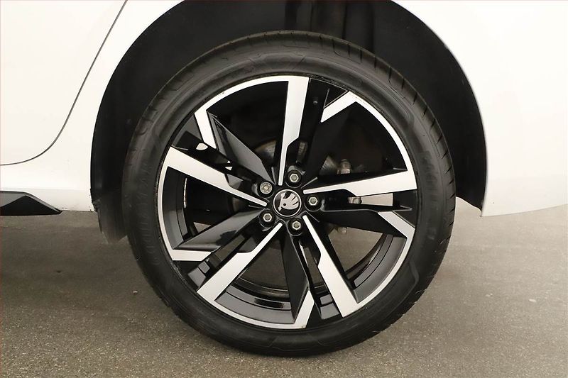 Škoda Kamiq (2025) 1.0 TSI, Monta Carlo - fotka 20 z 20